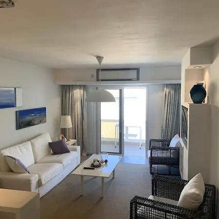 Three Bedroom Modern Flat * 아이아 나파